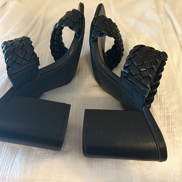 Source Unknown Shoes - Black 4 inch sandal heels size 11